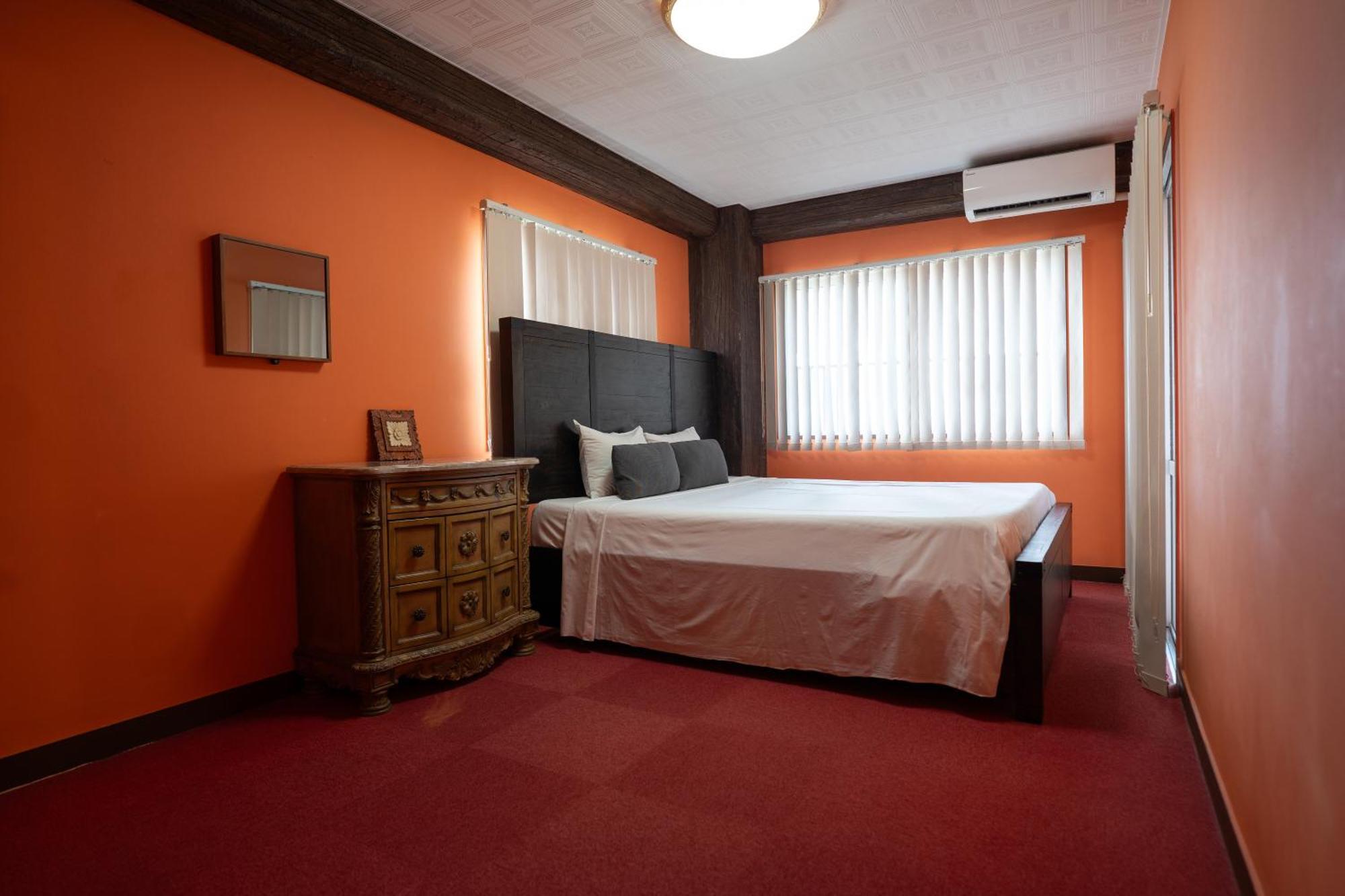 Royal Hotel Yomitan Eksteriør billede
