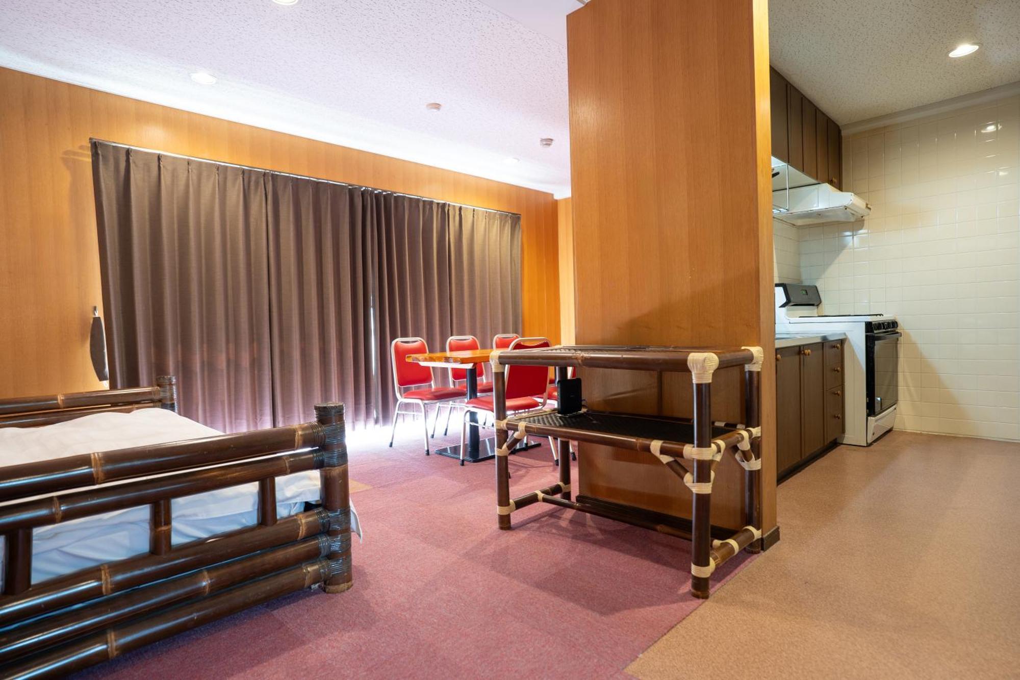 Royal Hotel Yomitan Eksteriør billede